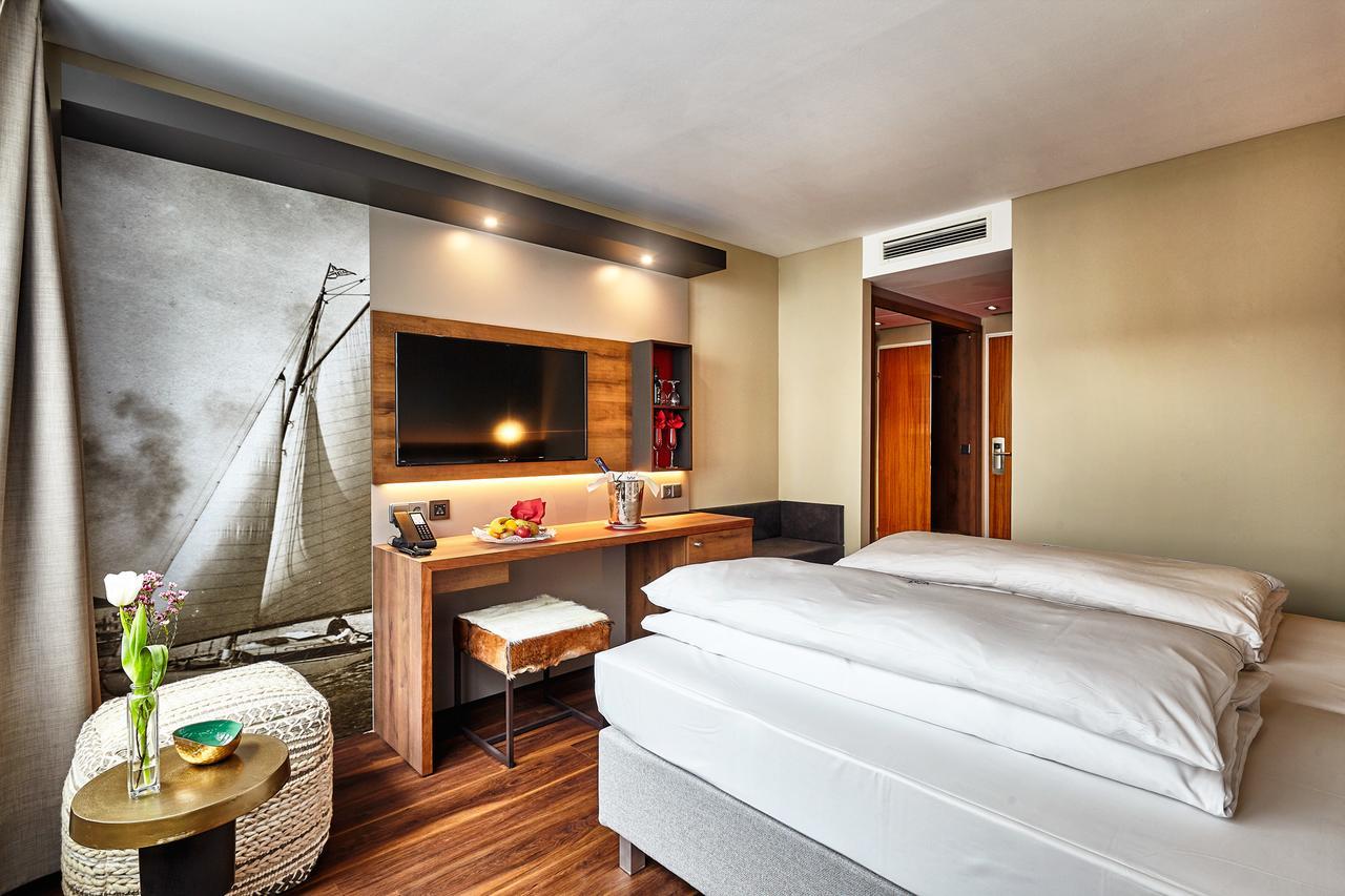 โฮเทล ซิตี้ โครเนอ Hotel ฟรีดริชส์ฮาเฟน ภายนอก รูปภาพ